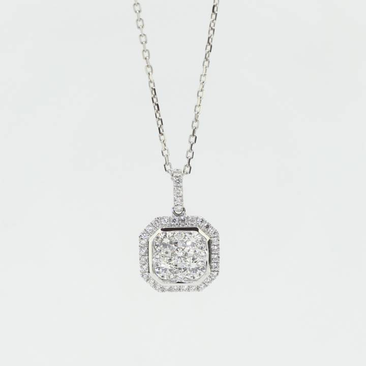 18ct White Gold Diamond Cluster Pendant & Chain 0.80ct Total 0544601