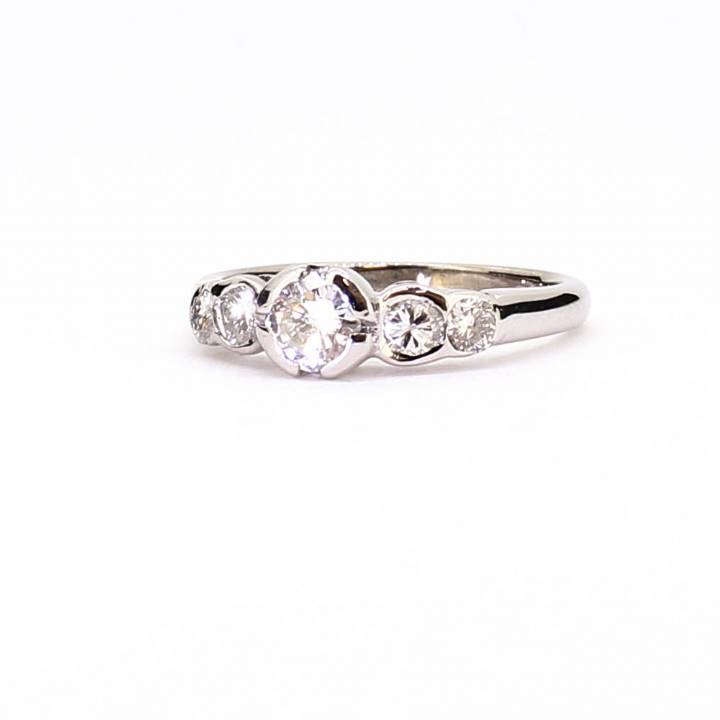 Pre-Owned 18ct White Gold Diamond 5 Stone Ring Total 0.67ct