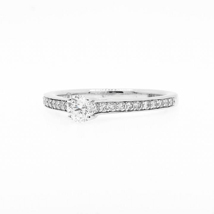 18ct White Gold Diamond Soitaire Ring & Shoulders Total 0.40ct 0521696
