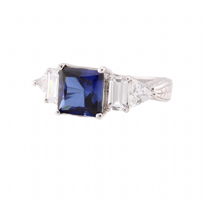 Pre-Owned 14ct White Gold Blue & White Stone Dress Ring 1523204