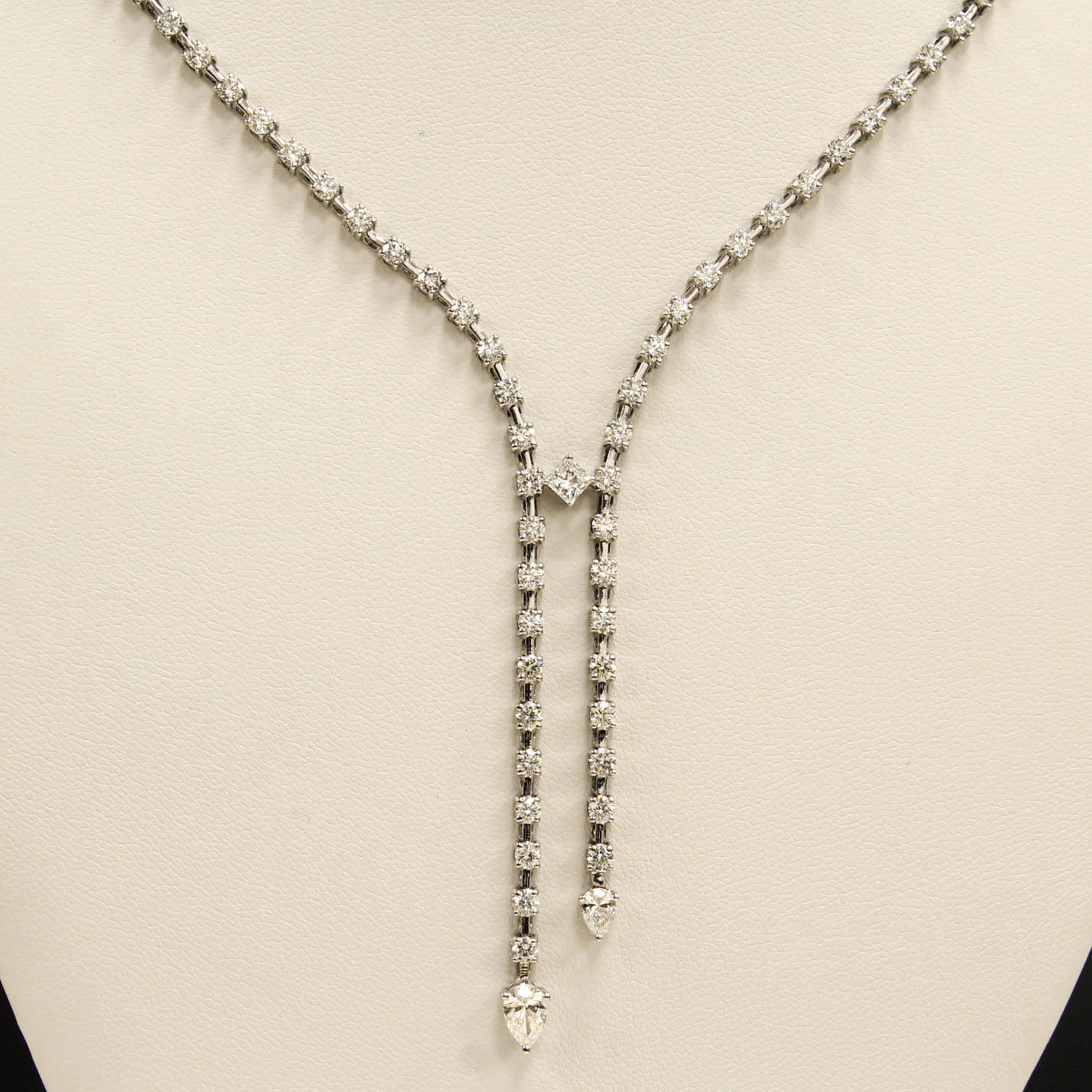 Pre-Owned 18ct White Gold Diamond Necklace Total 3.54ct