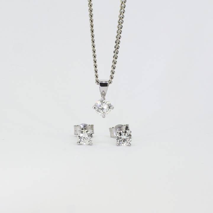 Pre-Owned 18ct White Gold Diamond Pendant & Earrings Set 1607432