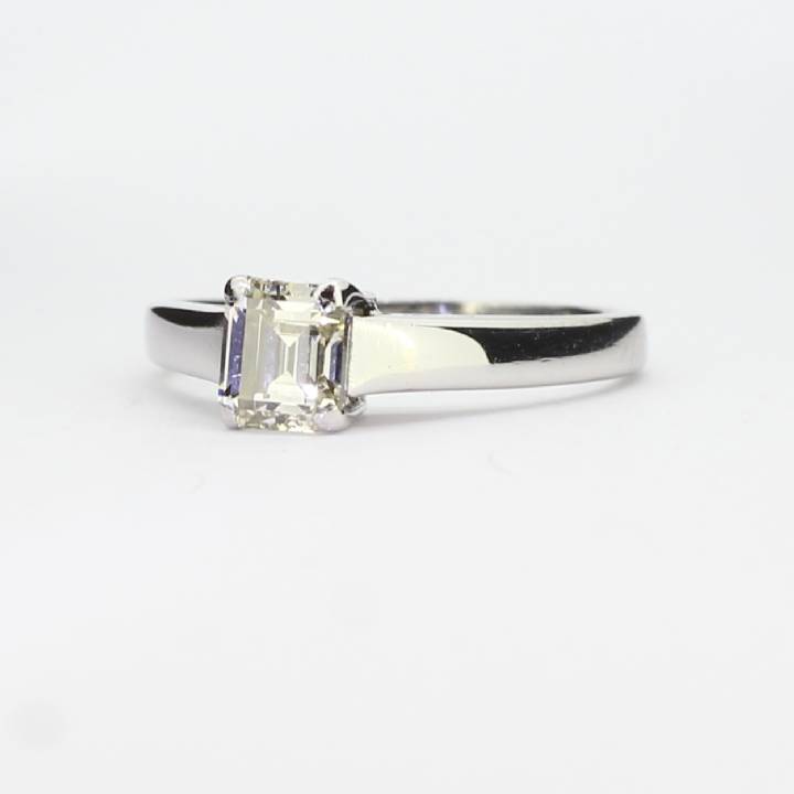Pre-Owned 18ct White Gold Diamond Solitaire Ring 0.75ct.