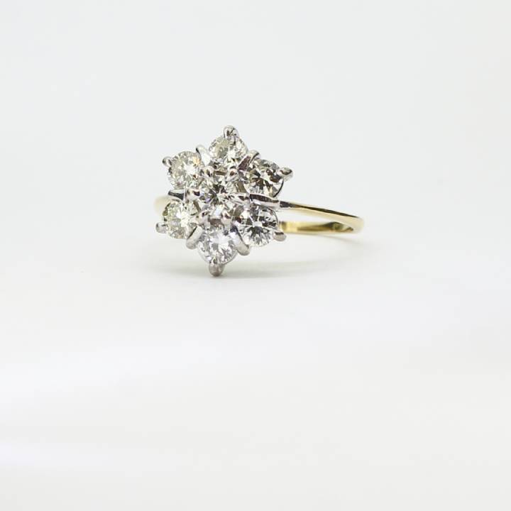 Pre-Owned 18ct Yellow Gold Diamond Daisy Cluster Ring 0.84ct 7107095