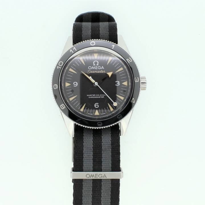 pre owned seamaster 300