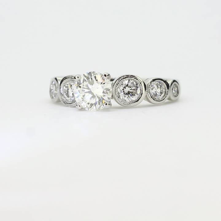 Pre-Owned Platinum Diamond Solitaire & Shoulders Total 1.32ct 1601052
