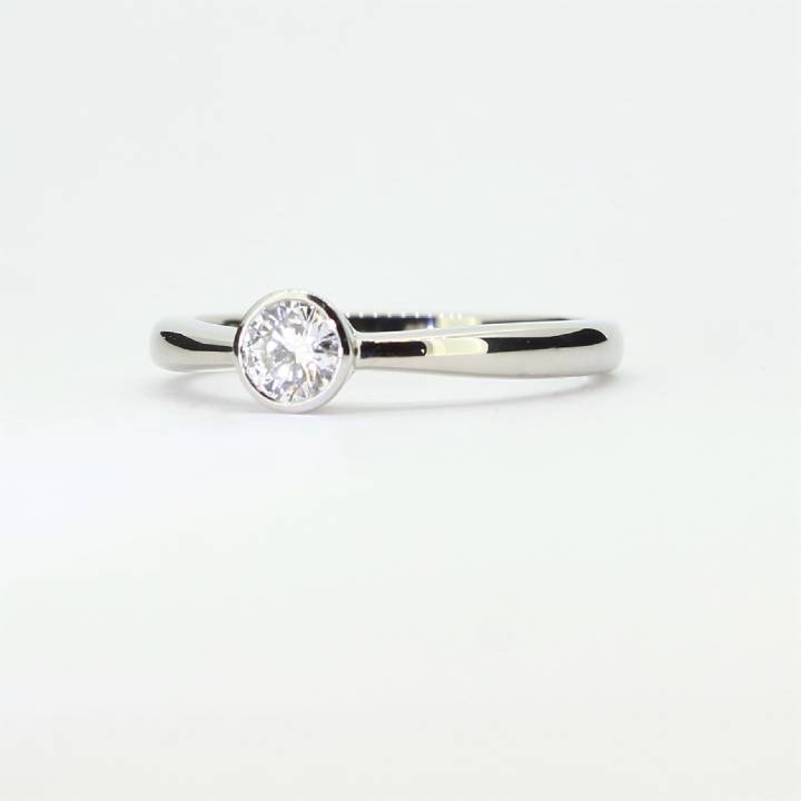 Pre-Owned 18ct White Gold Diamond Solitaire Ring 0.28ct