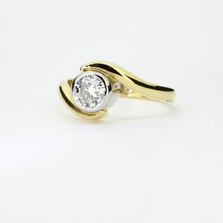 Pre-Owned 18ct Yellow Gold Diamond Solitaire Twist Ring 0.75ct