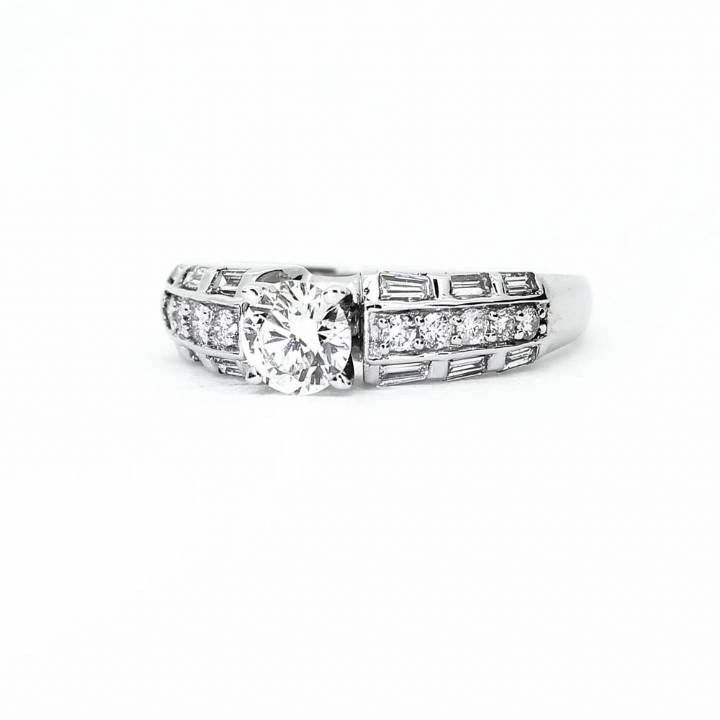 Pre-Owned 18ct White Gold Diamond Solitaire Ring Total 1.12ct 7101385