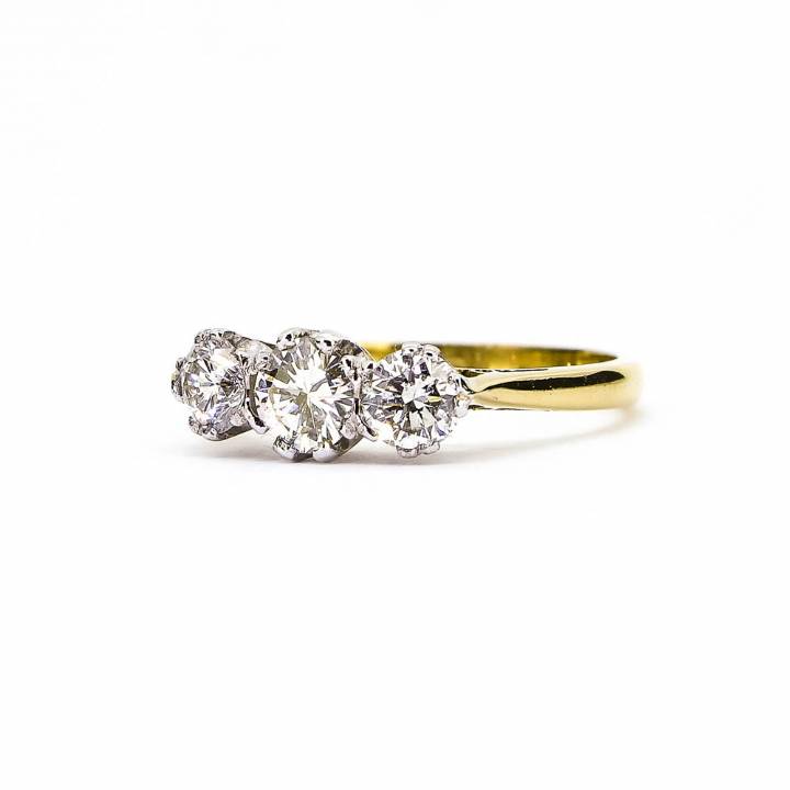 Pre-Owned 18ct Yellow Gold Diamond 3 Stone Ring Total 1.02ct