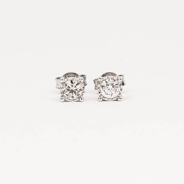 18ct White Gold Diamond Stud Earrings 0.60ct Total