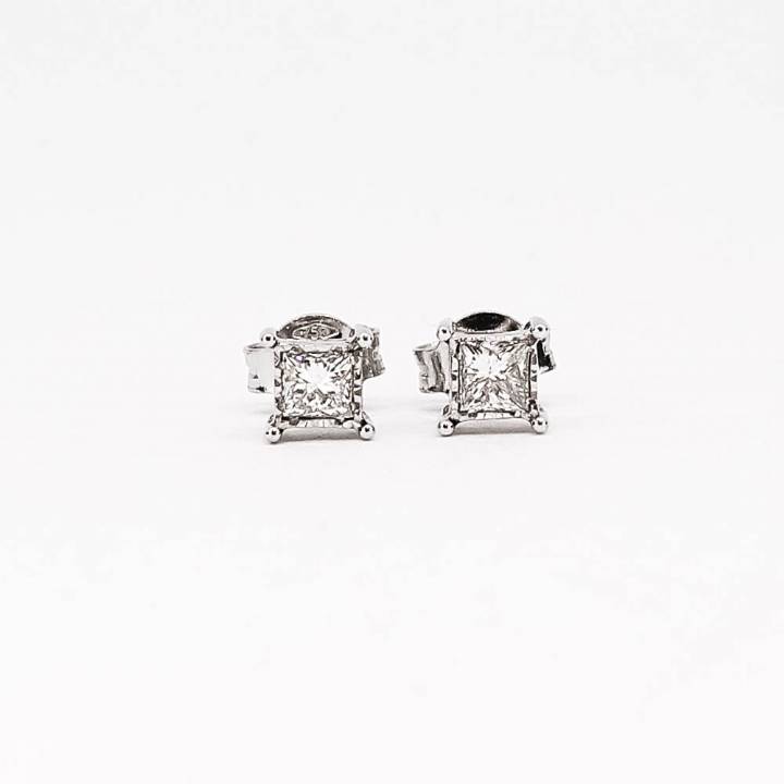 18ct White Gold Diamond Stud Earrings 0.50ct Total