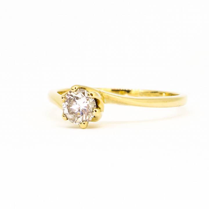 Pre-Owned 18ct Yellow Gold Diamond Solitaire Ring 0.50ct 7101410