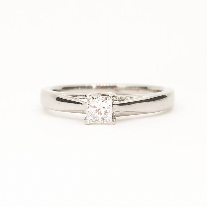 Pre-Owned 18ct White Gold Diamond Solitaire Ring 0.30ct