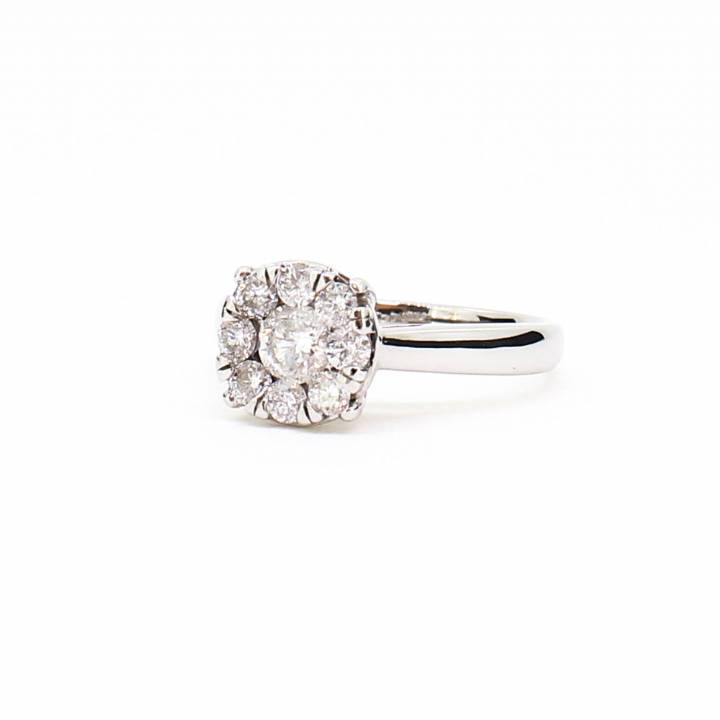 Pre-Owned 18ct White Gold Dimaond Cluster Ring Total 0.83ct