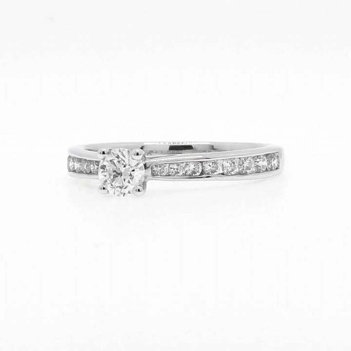 18ct White Gold Diamond Solitaire Ring & Shoulders Total 0.60ct 0521691