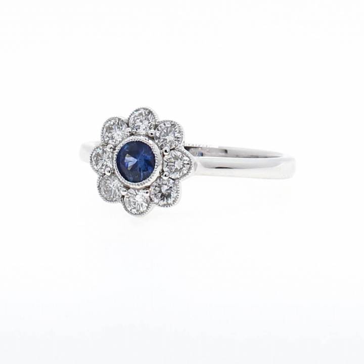 18ct White Gold Diamond & Sapphire Daisy Cluster Ring 0527052