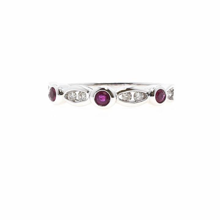 18ct White Gold Diamond & Ruby Fancy Band Ring Total 0.13ct