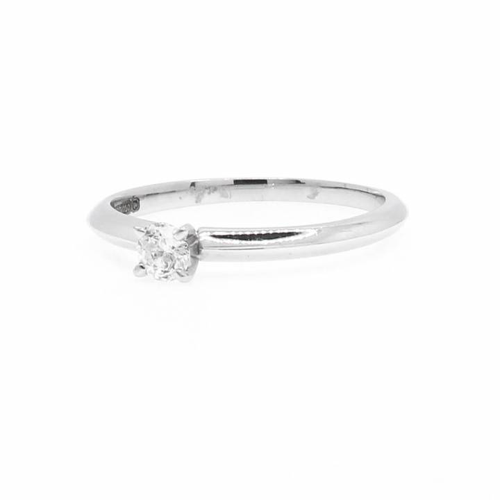 18ct White Gold Diamond Solitaire Ring 0521669