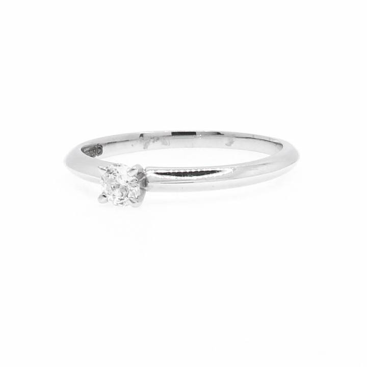 18ct White Gold Diamond Solitaire Ring