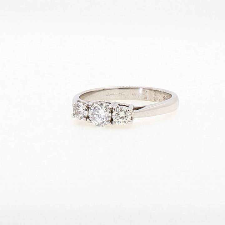Pre-Owned 18ct White Gold Diamond 3 Stone Total 0.55ct