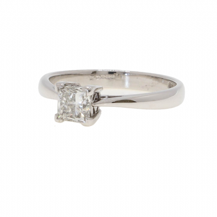 Pre-Owned Platinum Diamond Solitaire Ring 0.71ct