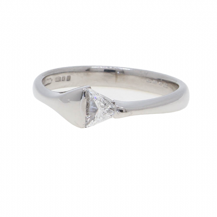 Pre-Owned Platinum Diamond Trilliant Cut Solitaire Ring 0.16ct 1601472