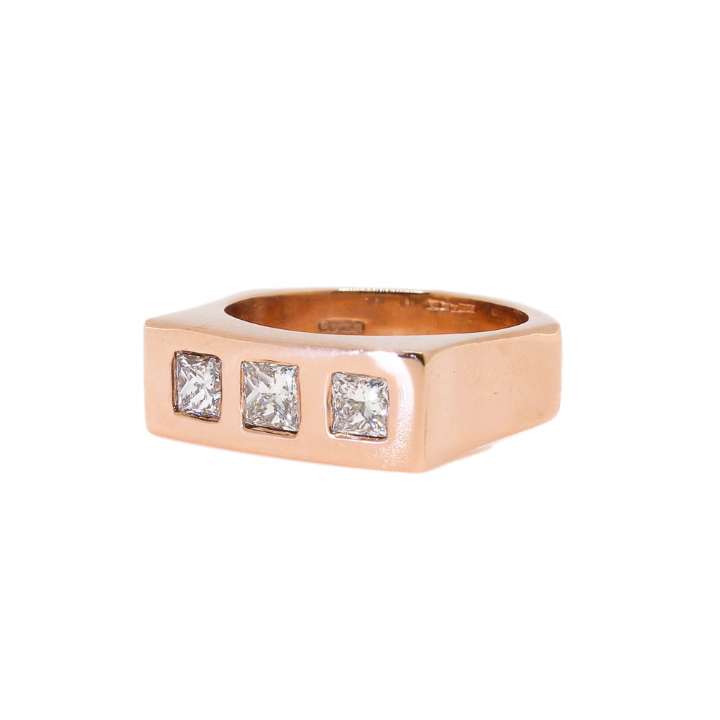 Pre-Owned Gents 9ct Rose Gold Diamond 3 Stone Ring 0.83ct Total