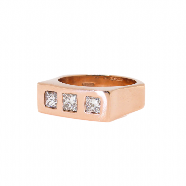 Pre-Owned Gents 9ct Rose Gold Diamond 3 Stone Ring 0.83ct Total 1602080