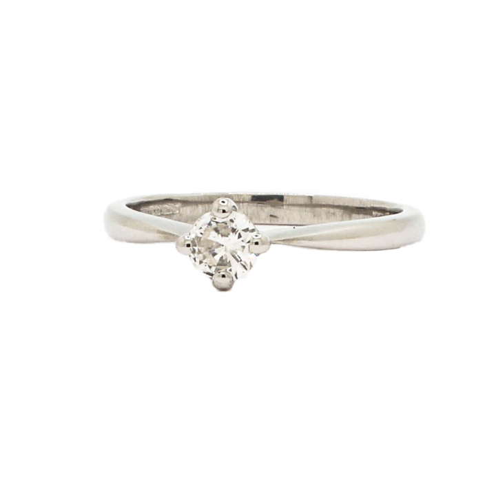 Pre-Owned Platinum Diamond Solitaire Ring 0.26ct