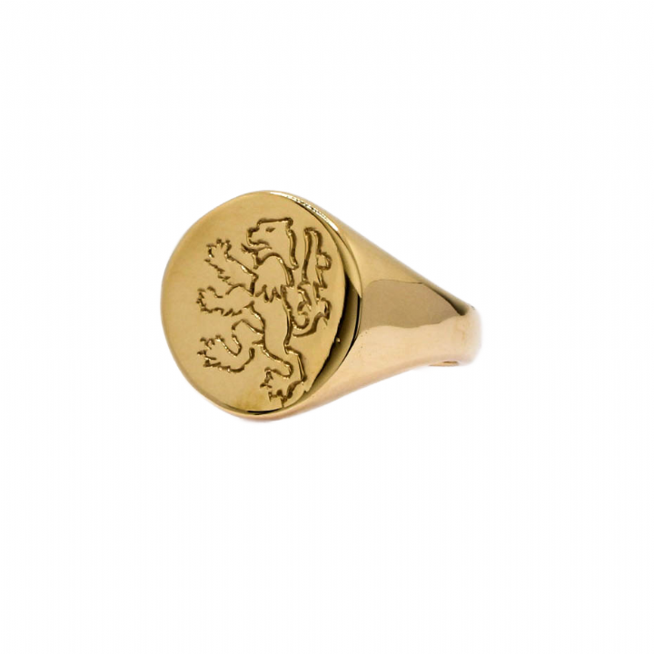 Pre-Owned 9ct Yellow Gold Lion Engraved Signet Ring 1508163