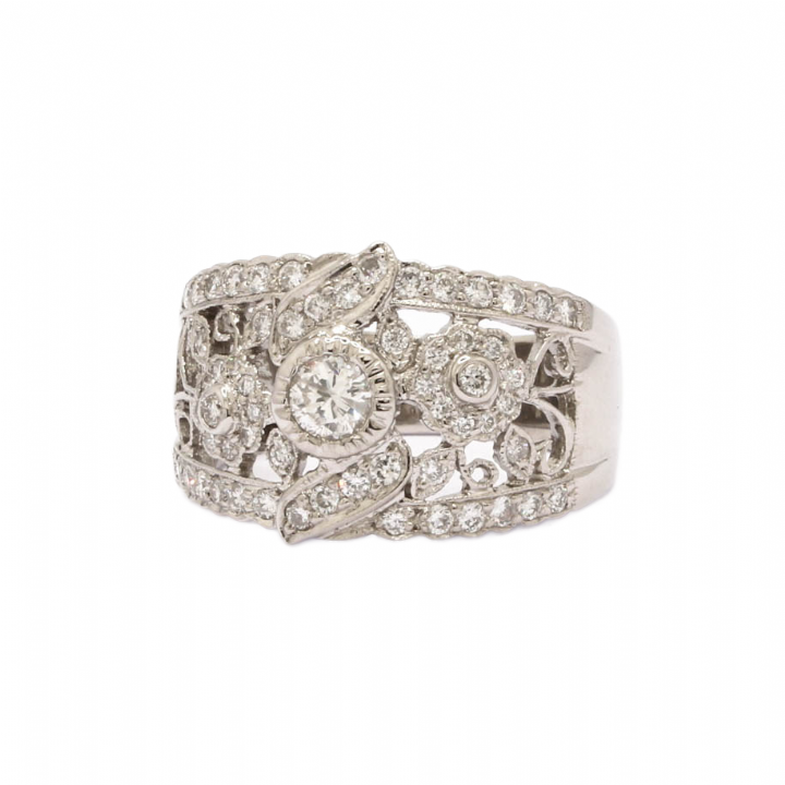 Pre-Owned 18ct White Gold Diamond Fancy Ring Total 0.75ct