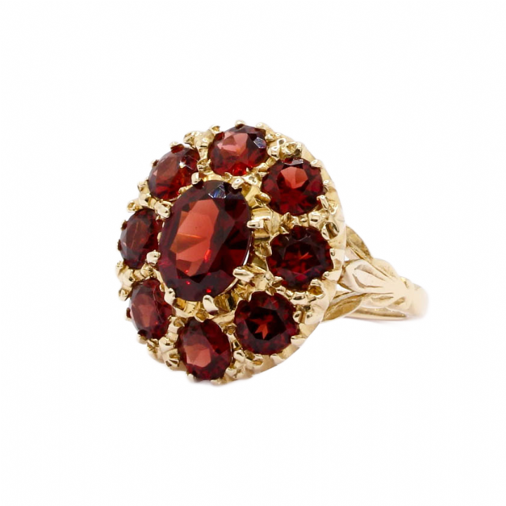 Pre-Owned 9ct Yellow Gold Garnet Cluster Ring