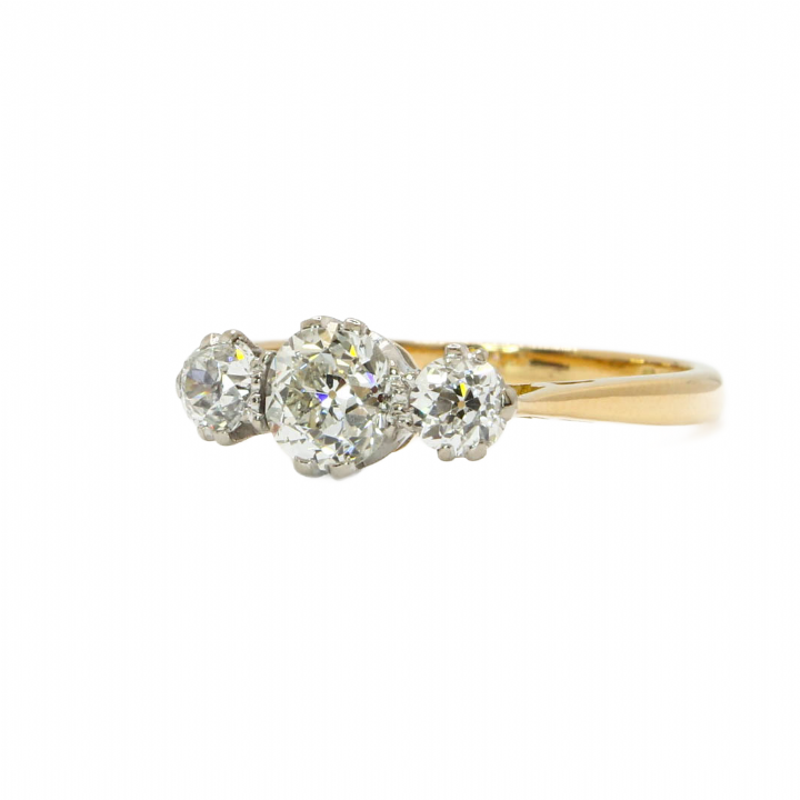 Pre-Owned 18ct Yellow Gold Diamond 3 Stone Ring 1.07ct Total
