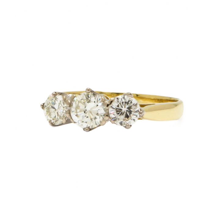 Pre-Owned 18ct Yellow Gold Diamond 3 Stone Ring 0.35ct Total