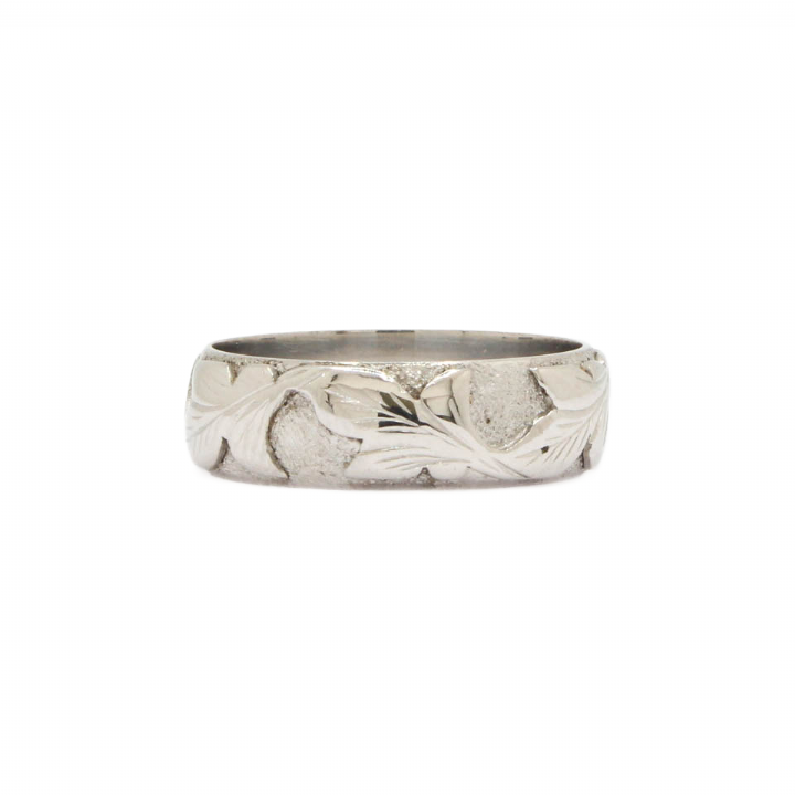 Pre-Owned 18ct White Gold Leaf Pattern Wedding Band 1514432