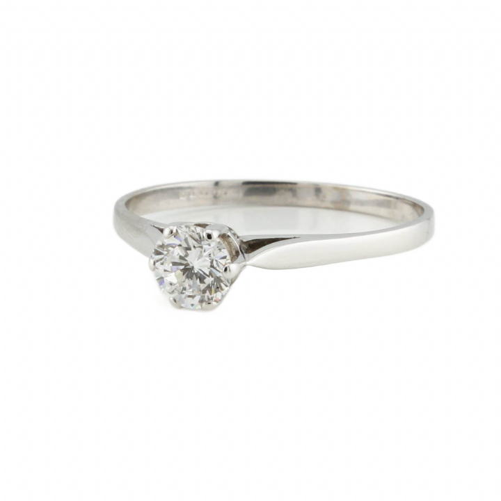 Pre-Owned 18ct White Gold Diamond Solitaire Ring 0.62ct