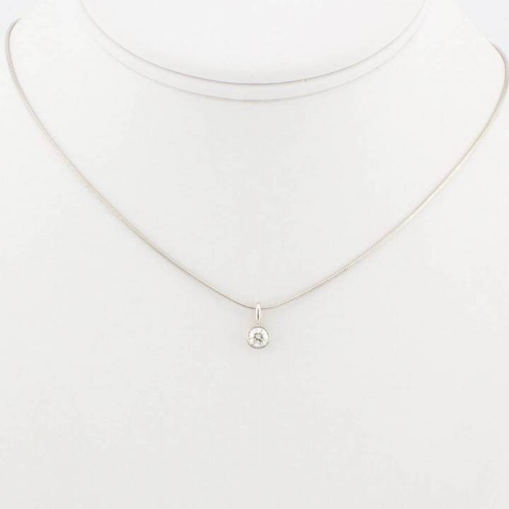 Pre-Owned 18ct White Gold Diamond Pendant & Chain 0.30ct 1607814