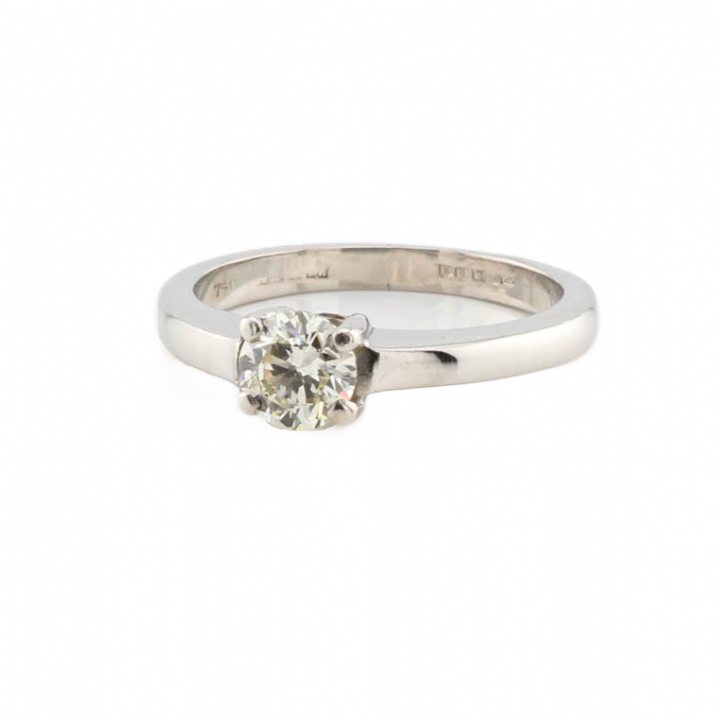 Pre-Owned 18ct White Gold Diamond Solitaire Ring 1601672