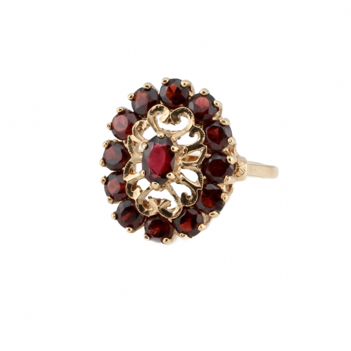 Pre-Owned 9ct Yellow Gold Garnet Cluster Ring 1506972