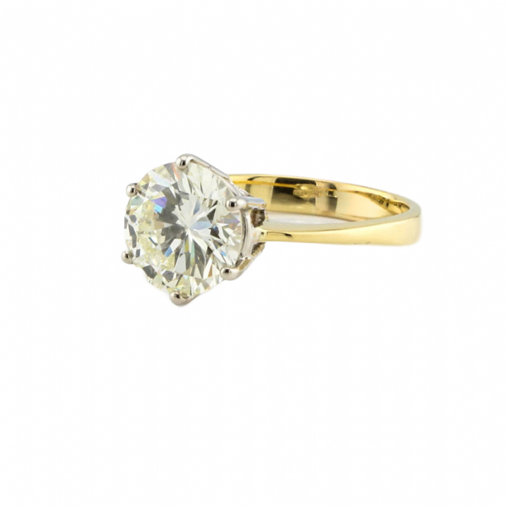 Pre-Owned 18ct Yellow Gold Diamond Solitaire Ring 2.68ct 1601699