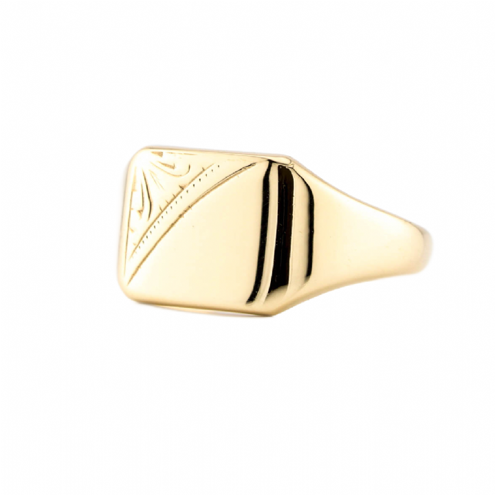 Pre-Owned 9ct Yellow Gold Engraved Signet Ring 1508414