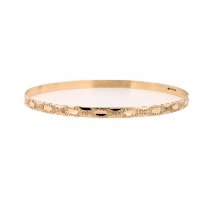 Pre-Owned 9ct Yellow Gold Diamond Cut Bangle.