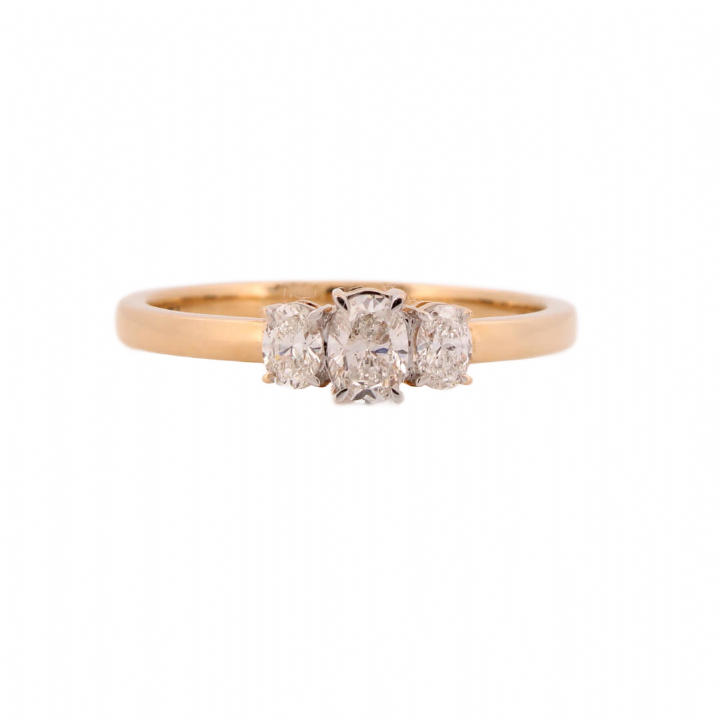 Pre-Owned 18ct Gold Oval Diamond 3 Stone Ring Total 0.52ct