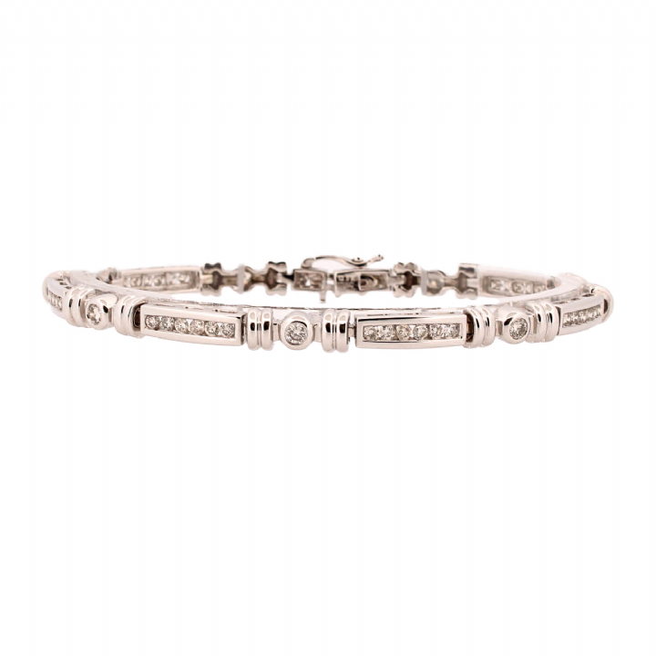 Pre-Owned 9ct White Gold Diamond Bracelet Total 1.50ct 1607992