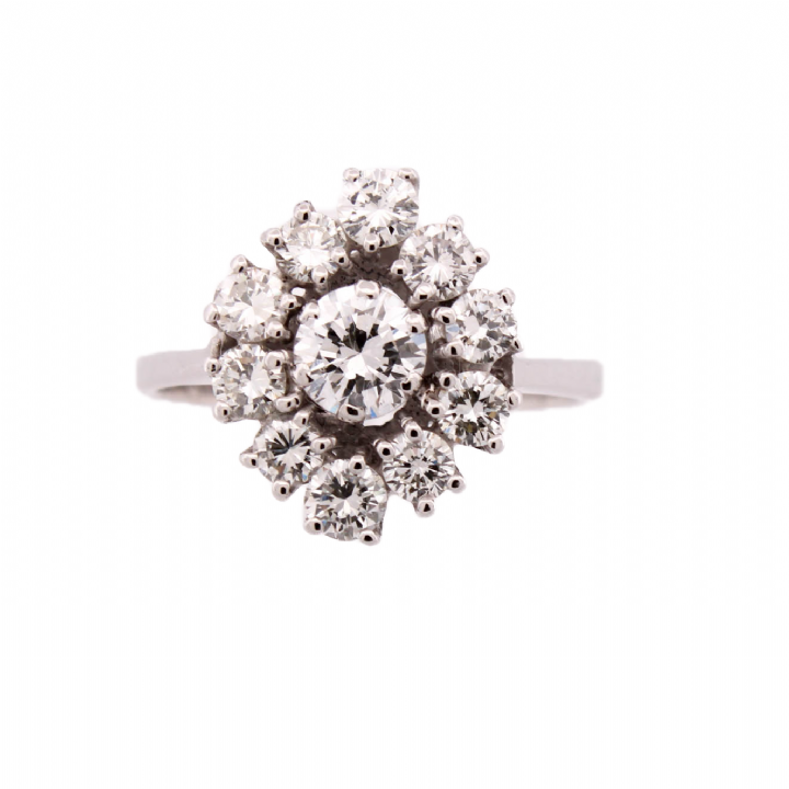 Pre-Owned 18ct White Gold Diamond Cluster Ring Total 1.26ct 7107158