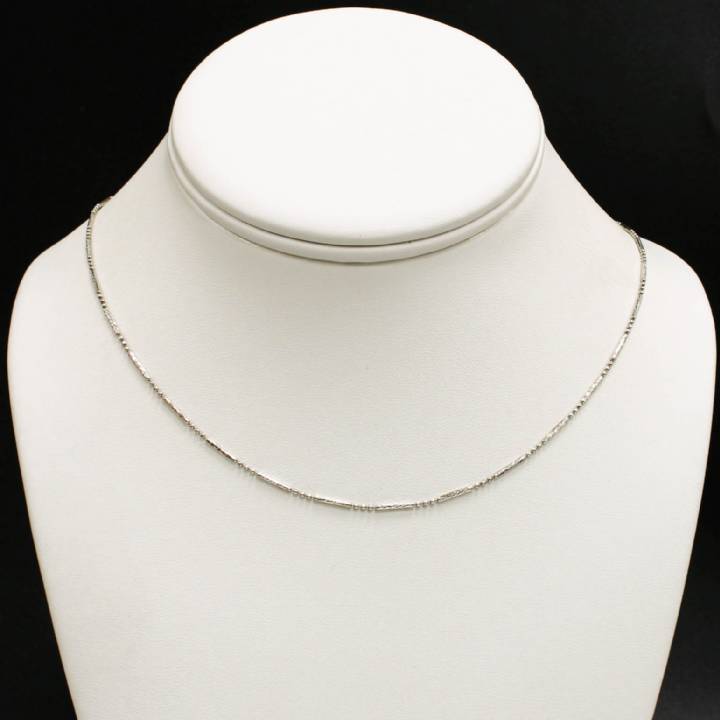 Pre-Owned 18ct White Gold 19
